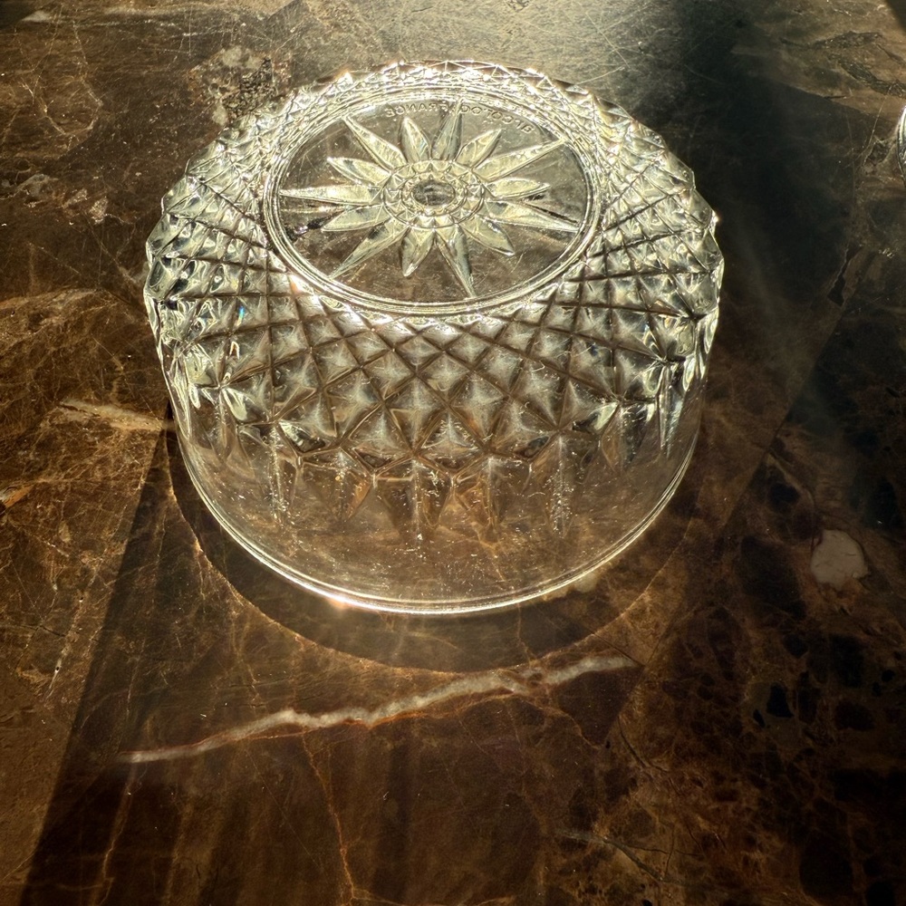 Vintage Diamond Starburst Pattern Glass Bowl - Picture 10 of 10